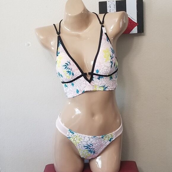 SMALL PINK Victoria's Secret Bra Set - Picture 1 of 14